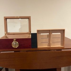 Like New “Cigar Humidor w/Hygrometer”